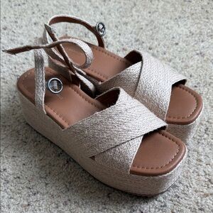 American Eagle Women's Beige Platform Sandals